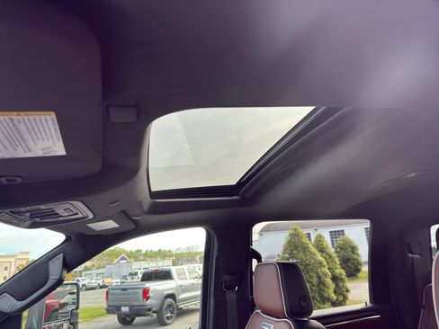 New 2026 GMC Sierra 2500 Denali Ultimate AWD/4WD image 9