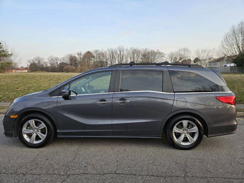 Used 2018 Honda Odyssey EX image 2