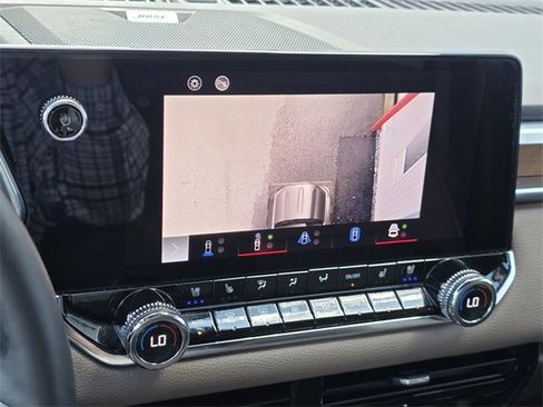 Used 2023 GMC Canyon Denali image 22