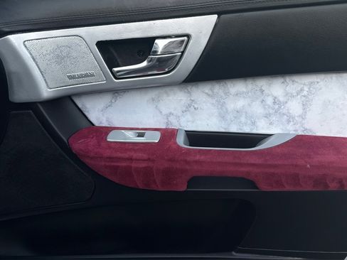 Used 2014 Jaguar XF 3.0 image 18