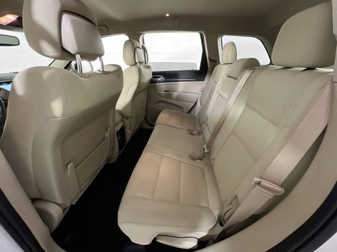 Used 2022 Jeep Grand Cherokee Laredo E image 23