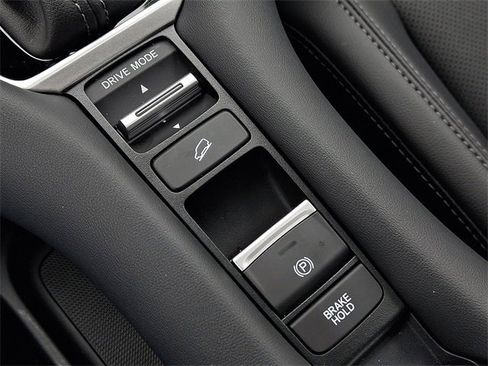 Certified 2025 Honda HR-V EX-L image 26