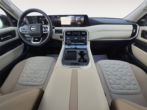 Used 2025 Nissan Armada Platinum Reserve image 10