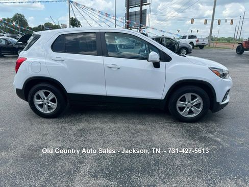 Used 2020 Chevrolet Trax LS w/ Tint and Cruise Package image 5