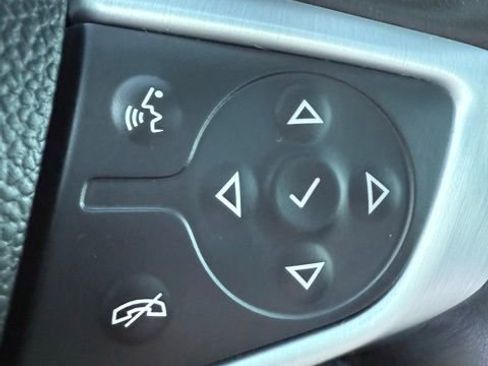 Used 2022 GMC Terrain SLT w/ Infotainment Package II image 29