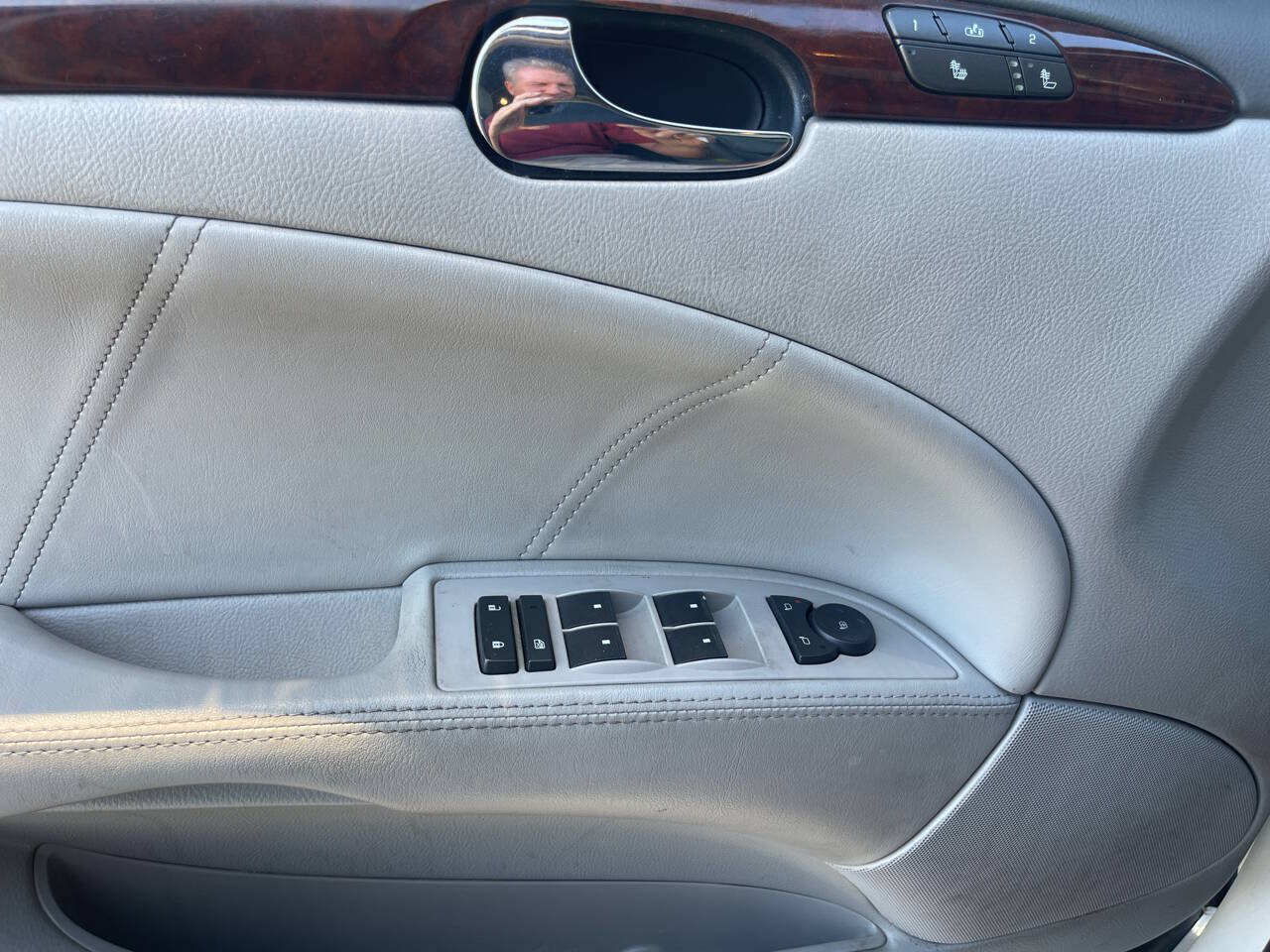Used 2008 Buick Lucerne CXL w/ Ultra Confidence Package FWD image 22