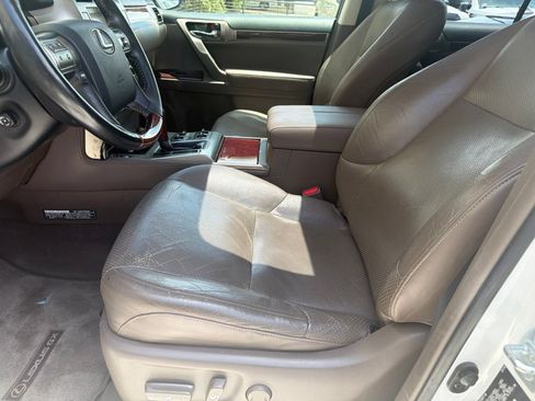 Used 2014 Lexus GX 460 Luxury AWD/4WD image 9