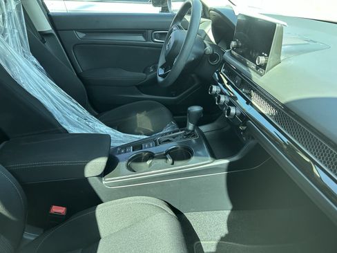 Used 2025 Honda Civic LX image 9