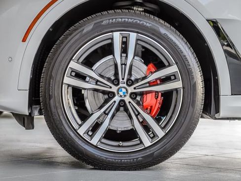 Used 2022 BMW X7 xDrive40i w/ M Sport Package AWD/4WD image 13