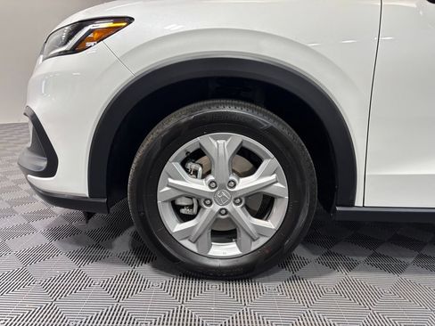 Certified 2025 Honda HR-V LX image 9