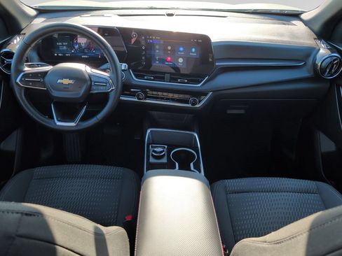 Used 2026 Chevrolet Equinox LT AWD/4WD image 18