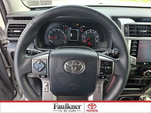 Certified 2024 Toyota 4Runner SR5 AWD/4WD image 17