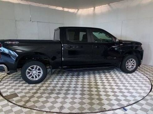 Used 2021 Chevrolet Silverado 1500 LT AWD/4WD image 4