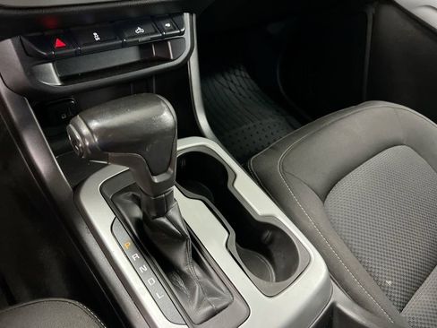 Used 2020 Chevrolet Colorado LT w/ LT Convenience Package AWD/4WD image 17