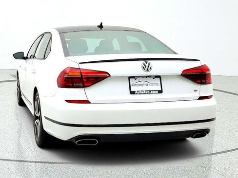 Used 2018 Volkswagen Passat 3.6 FWD image 6