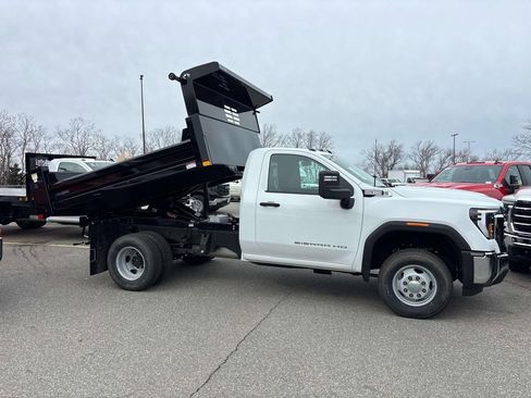 New 2026 GMC Sierra 3500 Pro w/ Convenience Package image 2