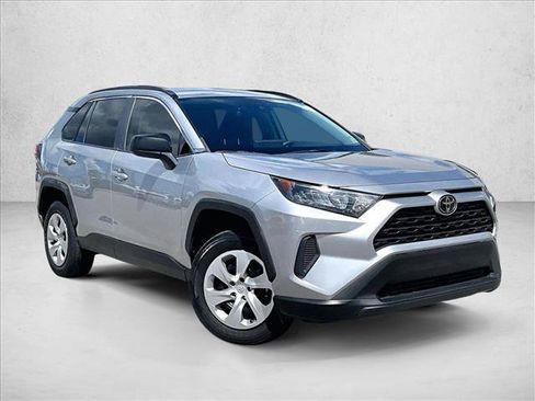 Used 2020 Toyota RAV4 LE FWD image 12