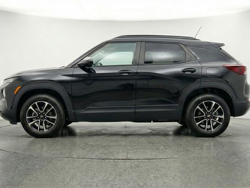 Used 2025 Chevrolet TrailBlazer LT FWD image 5