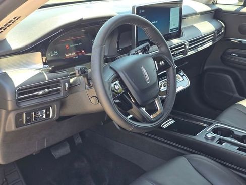 Used 2025 Lincoln Corsair FWD w/ Equipment Group 101A image 7