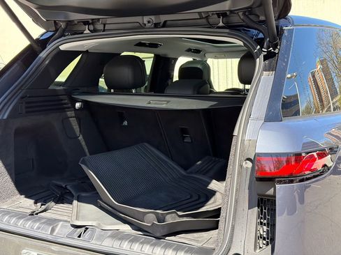 Used 2024 Land Rover Range Rover Sport SE image 8