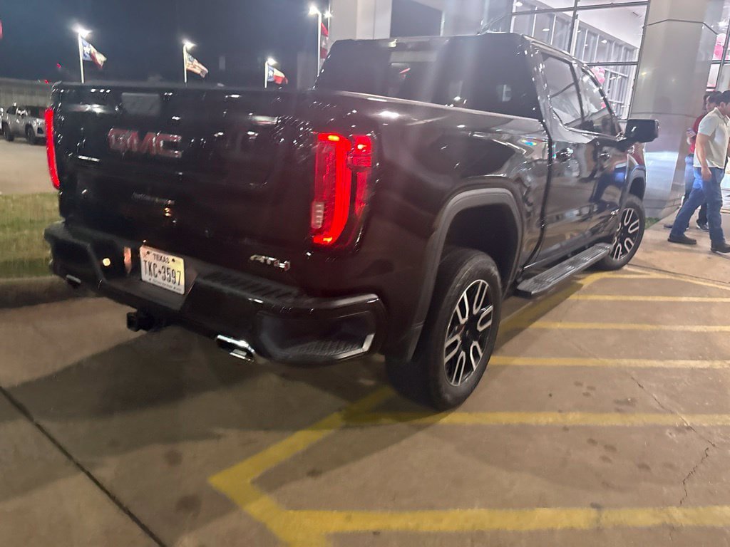 Used 2020 GMC Sierra 1500 AT4 w/ AT4 Premium Package AWD/4WD image 2