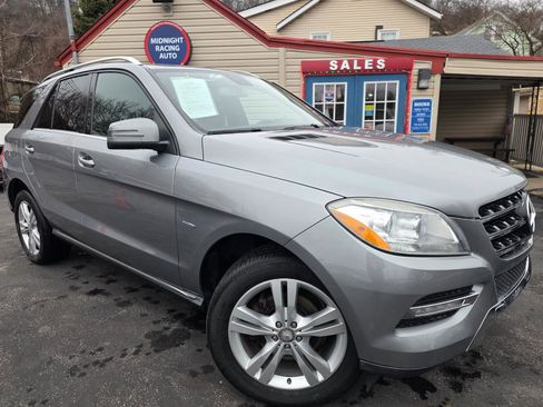 Used 2012 Mercedes-Benz ML 350 BlueTEC 4MATIC image 2