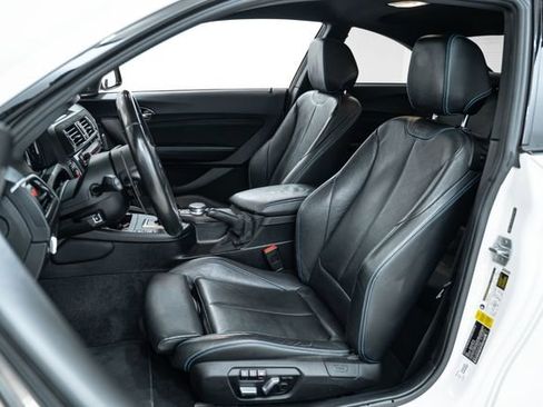 Used 2018 BMW M2 image 23