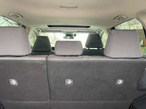 Used 2019 Toyota RAV4 XLE w/ Convenience Package image 28