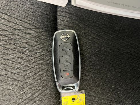 Used 2024 Nissan Rogue SV image 49