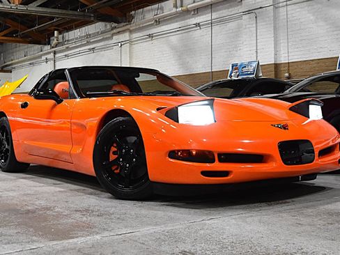 Used 2003 Chevrolet Corvette Coupe w/ Preferred Equipment Group image 2