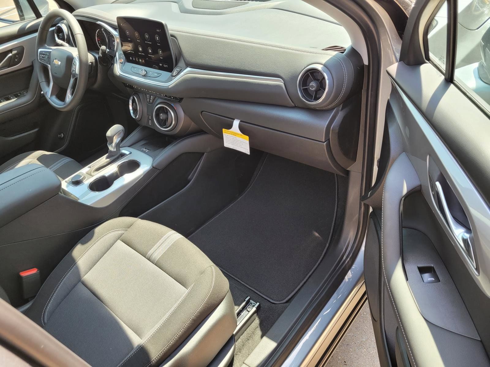 New 2026 Chevrolet Blazer LT w/ Convenience Package FWD image 6