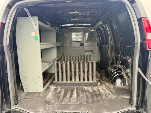 Used 2017 Chevrolet Express 2500 image 8