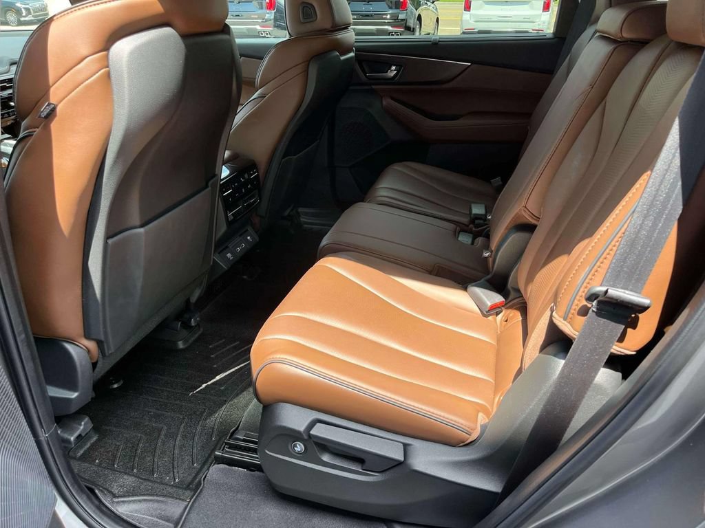 Used 2024 Acura MDX w/ Advance Package AWD/4WD image 16