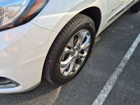 Used 2019 Buick Enclave Avenir FWD image 3