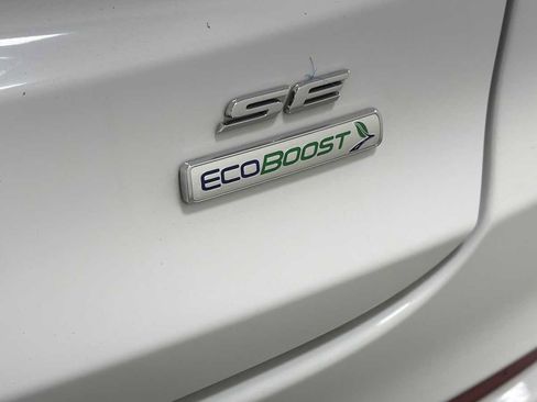 Used 2020 Ford Fusion SE FWD image 28