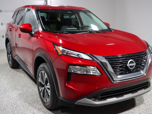 Used 2023 Nissan Rogue SV image 5