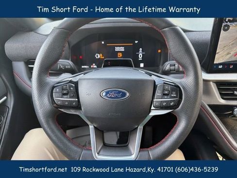 Used 2025 Ford Explorer ST-Line w/ ST-Line Street Pack AWD/4WD image 17