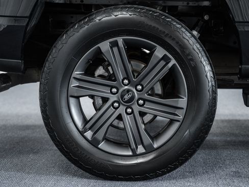 Used 2023 Ford F150 Lariat w/ Equipment Group 502A High image 19