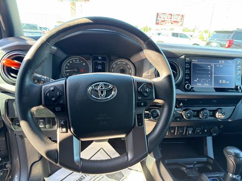 Used 2020 Toyota Tacoma TRD Sport w/ Technology Package AWD/4WD image 27