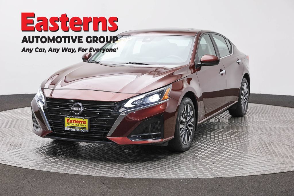 Used 2024 Nissan Altima 2.5 SV w/ SV Premium Package AWD/4WD image 1