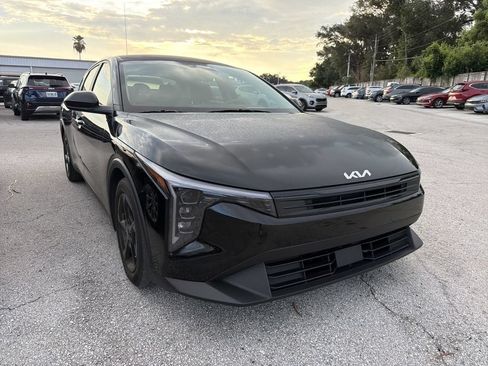 Certified 2025 Kia K4 FWD image 3