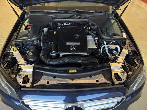 Used 2017 Mercedes-Benz E 300 4MATIC image 34