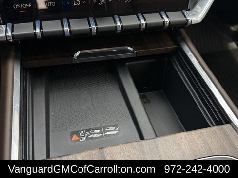 New 2026 GMC Acadia Denali Ultimate w/ LPO, Floor Liner Package AWD/4WD image 18