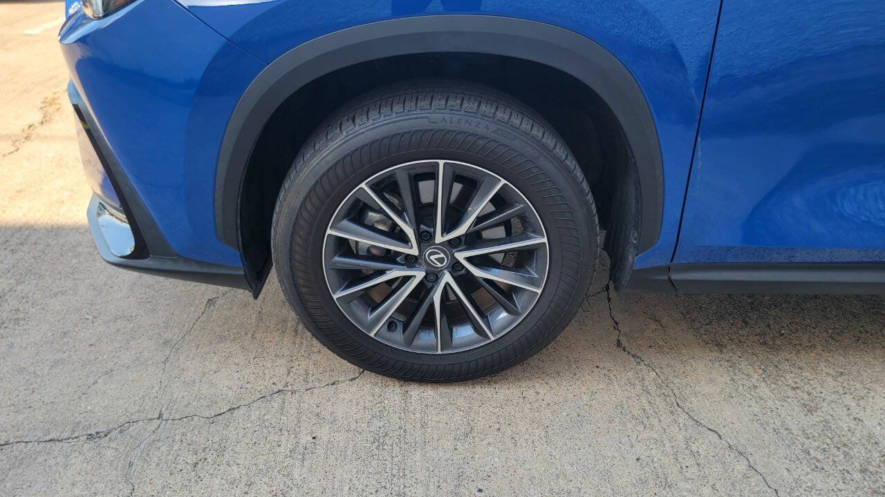 Used 2025 Lexus NX 250 FWD w/ Accessory Package (2T) image 19
