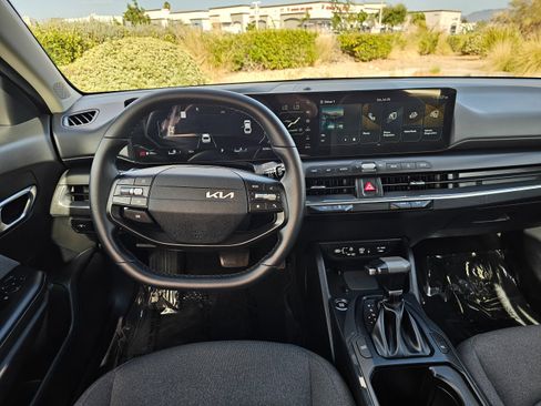Used 2025 Kia K4 EX FWD image 28