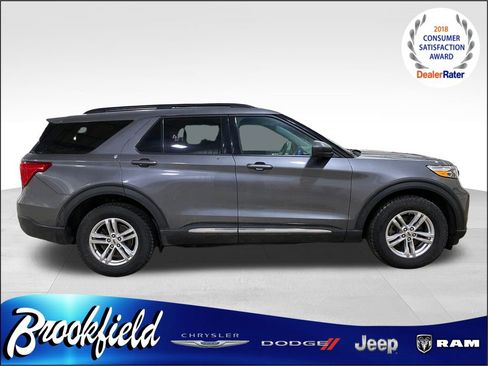 Used 2022 Ford Explorer XLT image 7
