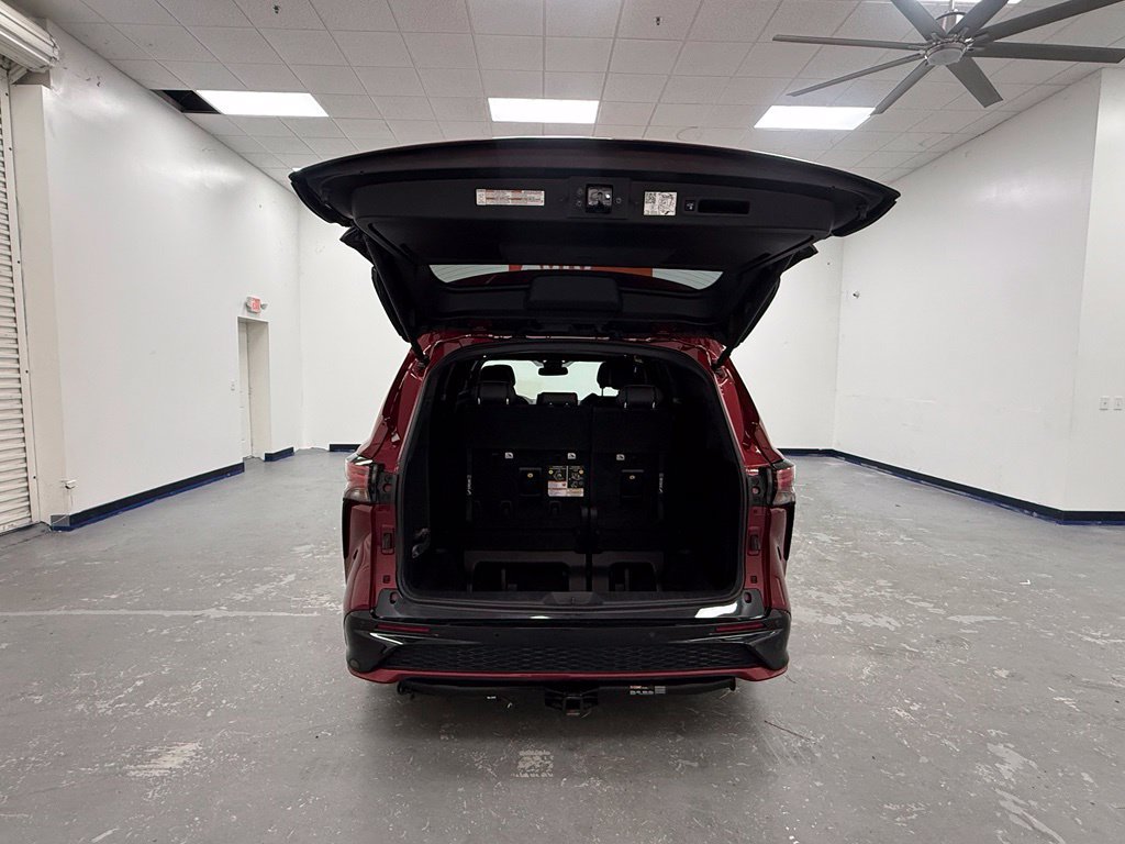 Used 2022 Toyota Sienna XSE w/ XSE Plus Package AWD/4WD image 29