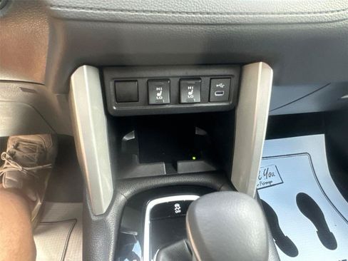 Used 2025 Toyota Corolla Cross XLE FWD image 30