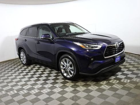 Used 2021 Toyota Highlander Limited w/ Protection Package #3 (TMS) image 4
