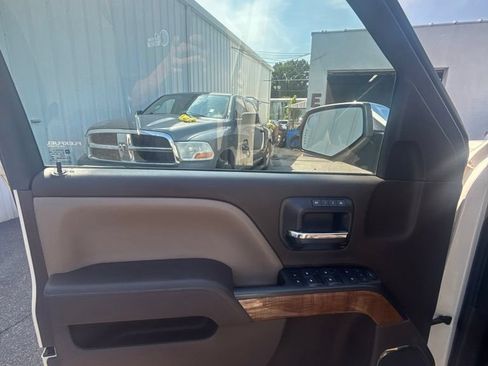 Used 2014 GMC Sierra 1500 SLT w/ Driver Alert Package AWD/4WD image 11